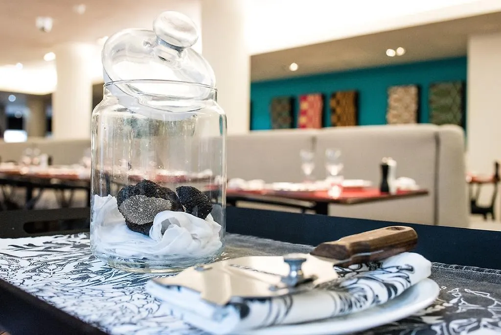 Radisson Collection Hotel, Royal Mile Edinburgh 5*,